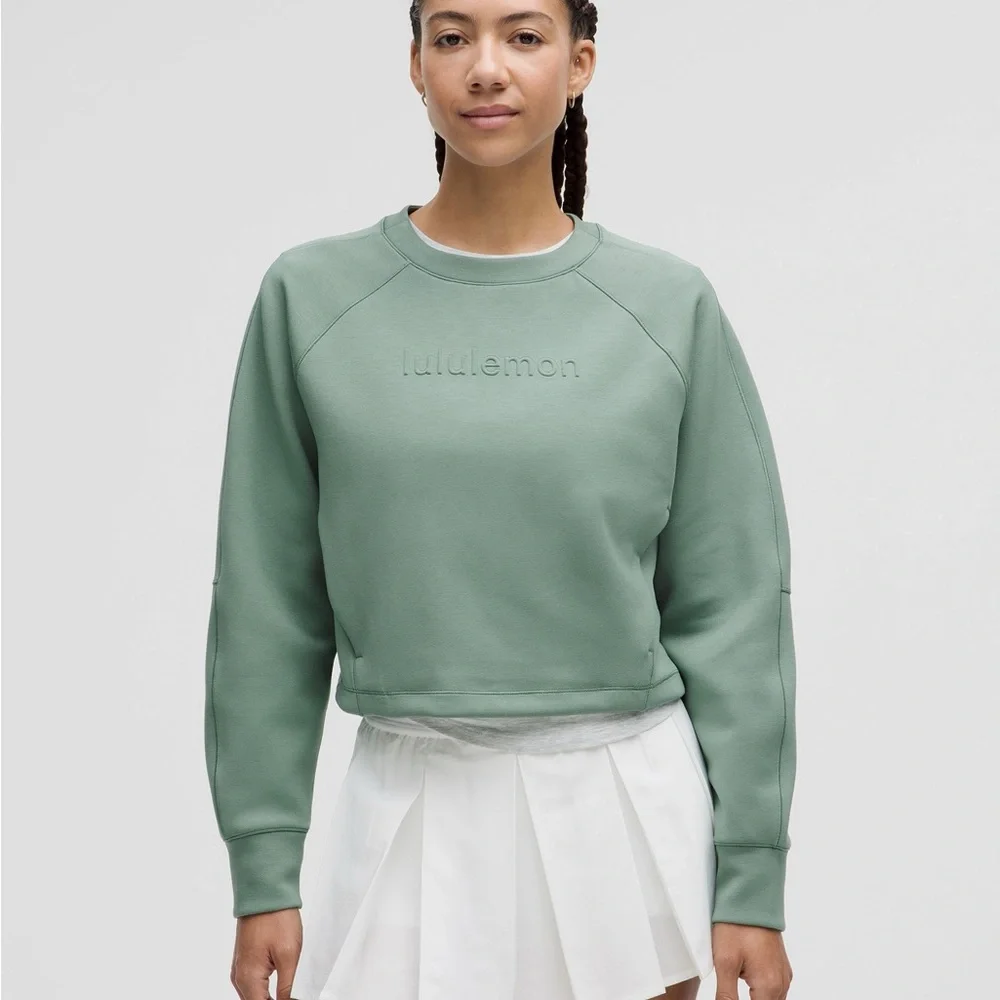 lululemon smooth pacer cropped pullover in cratee blue